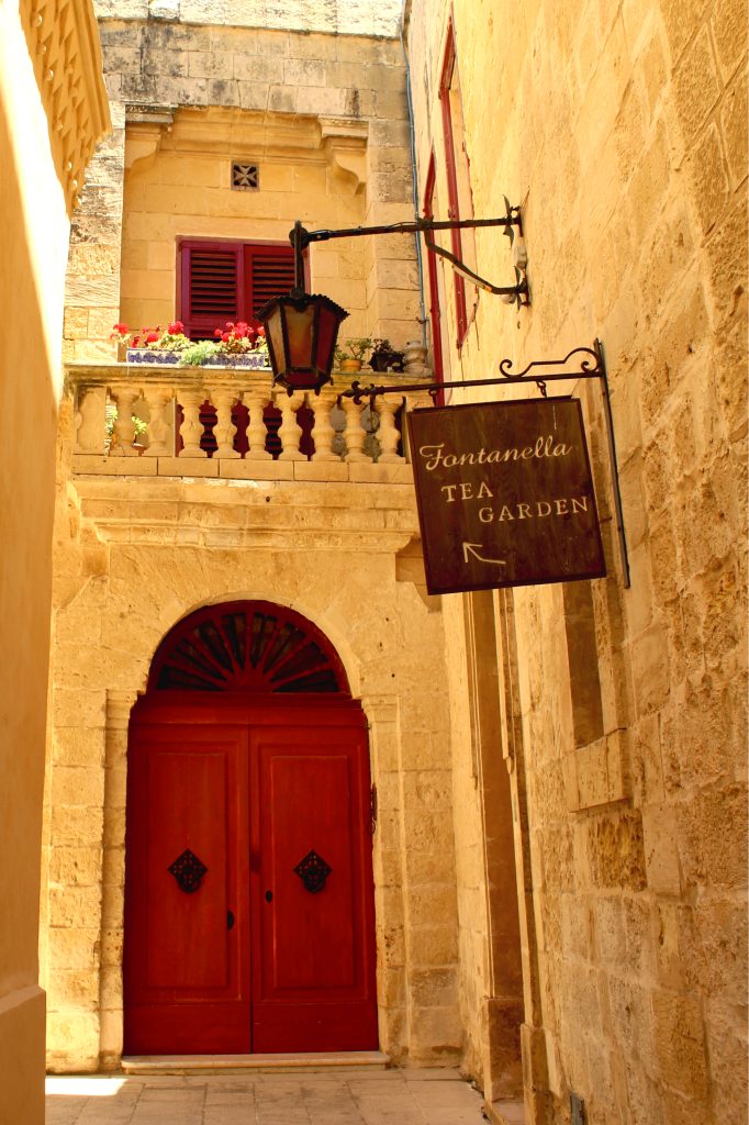 Alley leading towards Fontanella