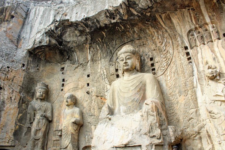 Visiting the Longmen Grottoes in Luoyang