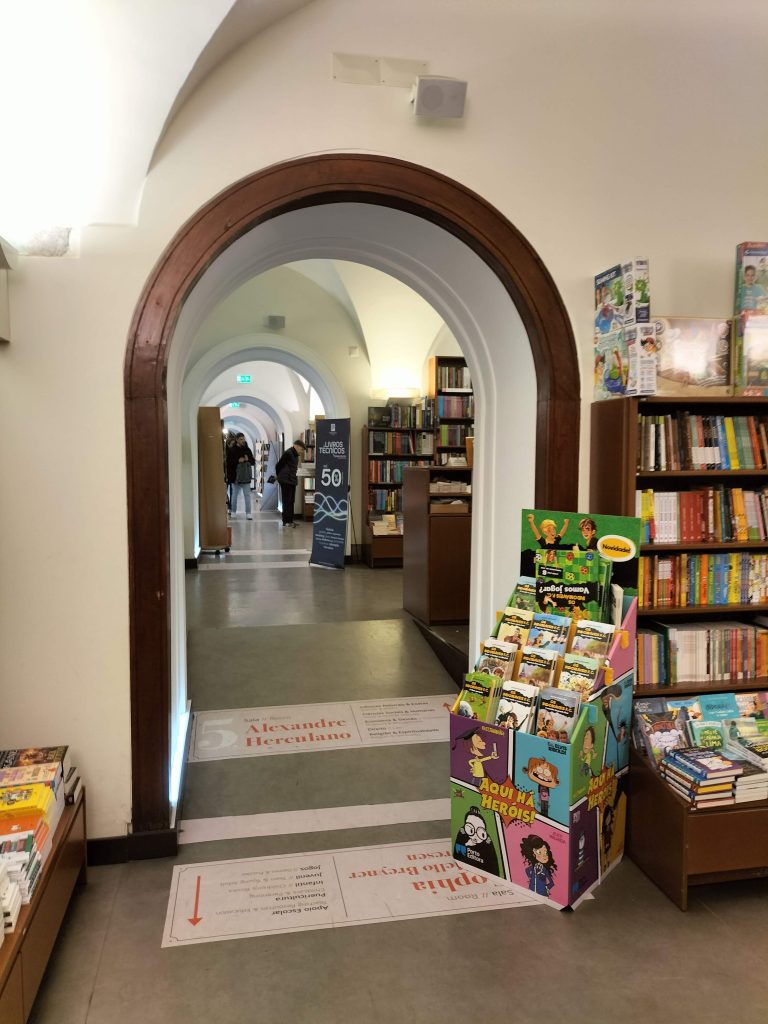 Visiting the oldest bookshop in the world